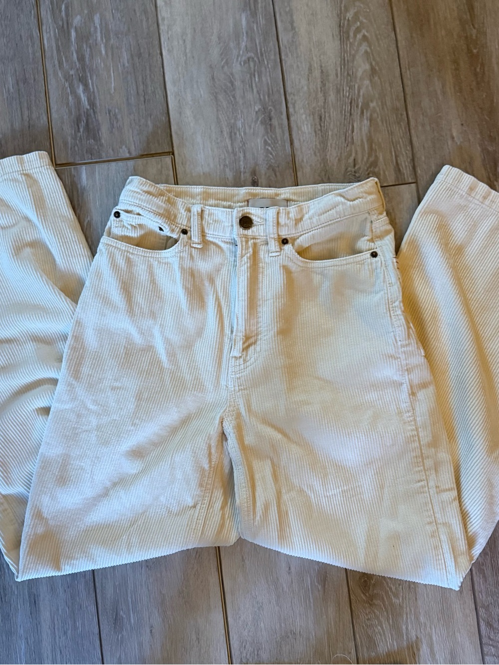 BDG Straight Leg High-Rise corduroy pants in Ivory - Picture 2 of 5